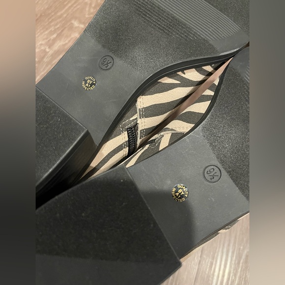 WORTHINGTON BROOKDALE ZEBRA PRINT ANKLE BOOT MEMORY FOAM - Picture 6 of 10